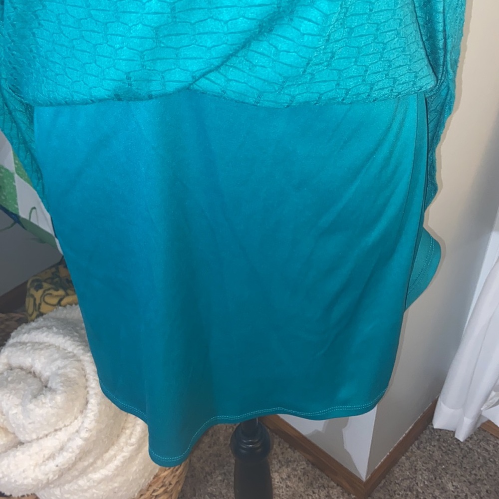 Green Dress - Picture 5 of 8